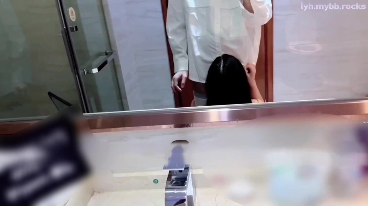 “我和你兄弟上床了 你不会嫌弃我吧”“你戴套了 不算”跟兄弟互相PUA女友交换，只要带了套不算真正做爱